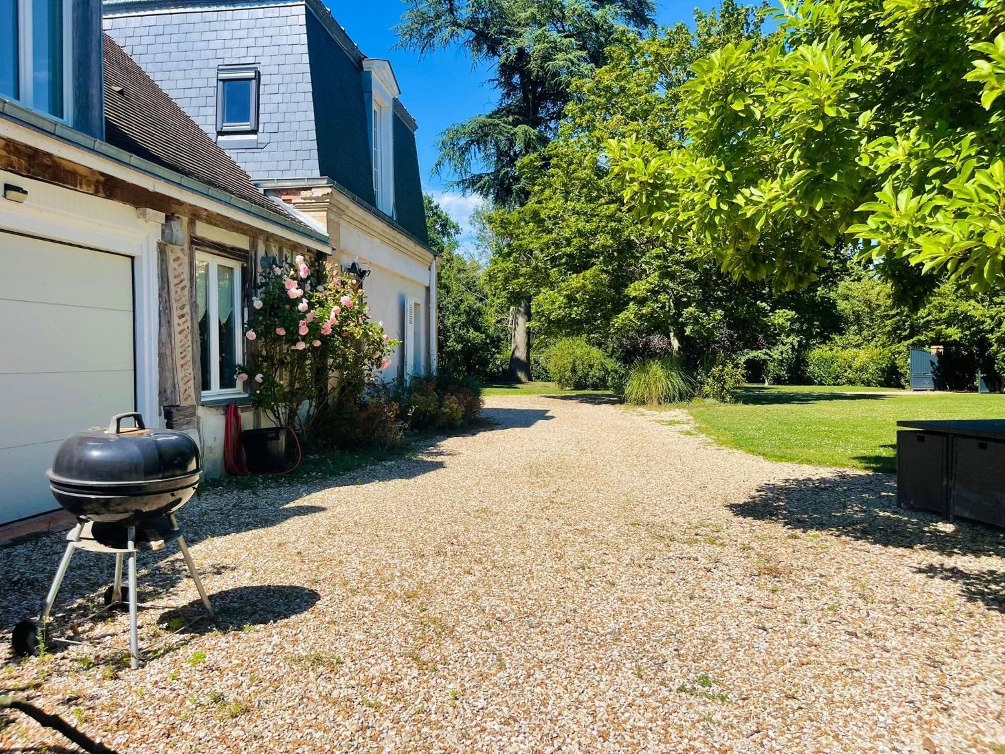 Maison Chaleureuse De 4 A 12 Personnes Neuville-aux-Bois 외부 사진