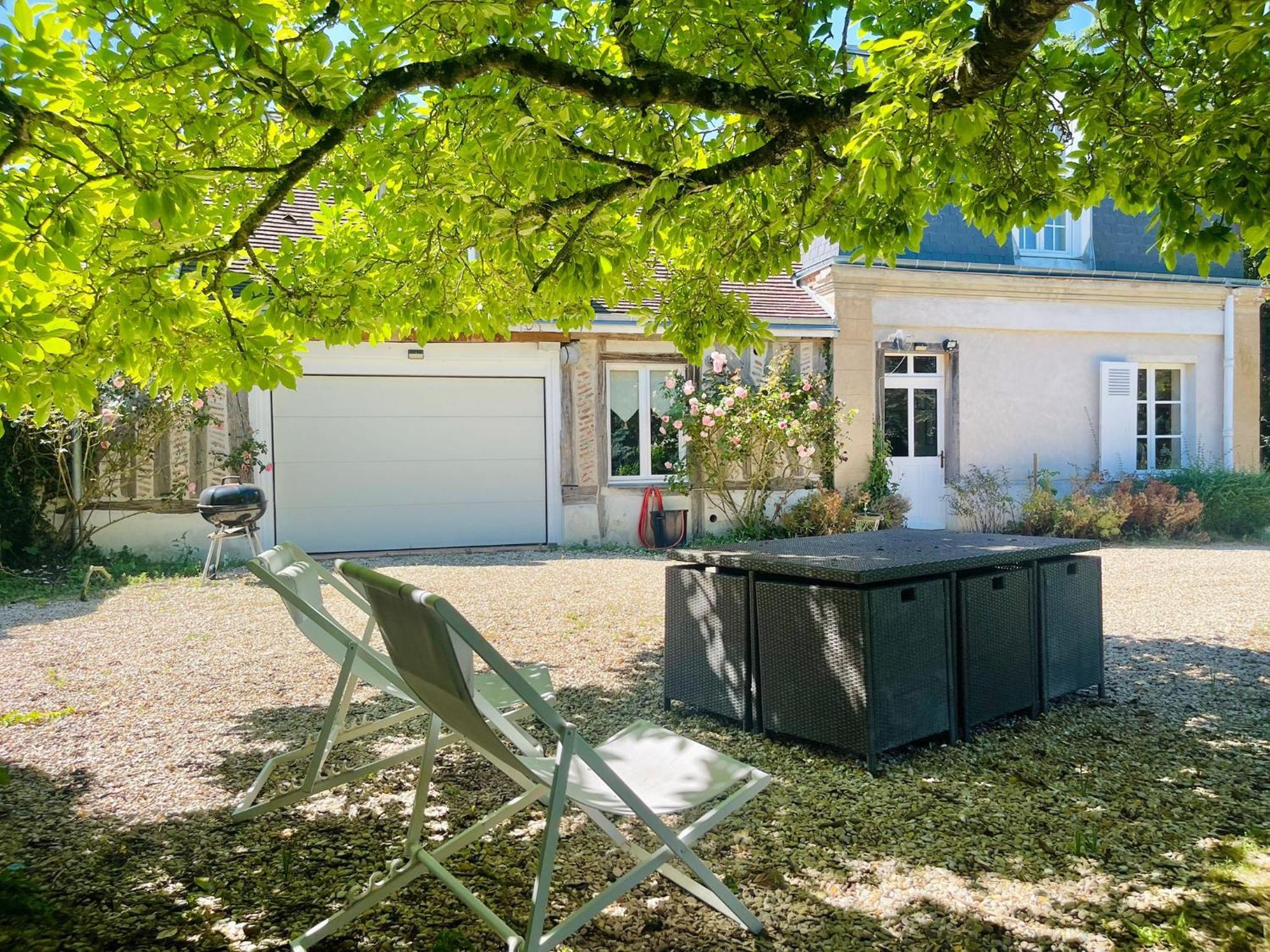 Maison Chaleureuse De 4 A 12 Personnes Neuville-aux-Bois 외부 사진
